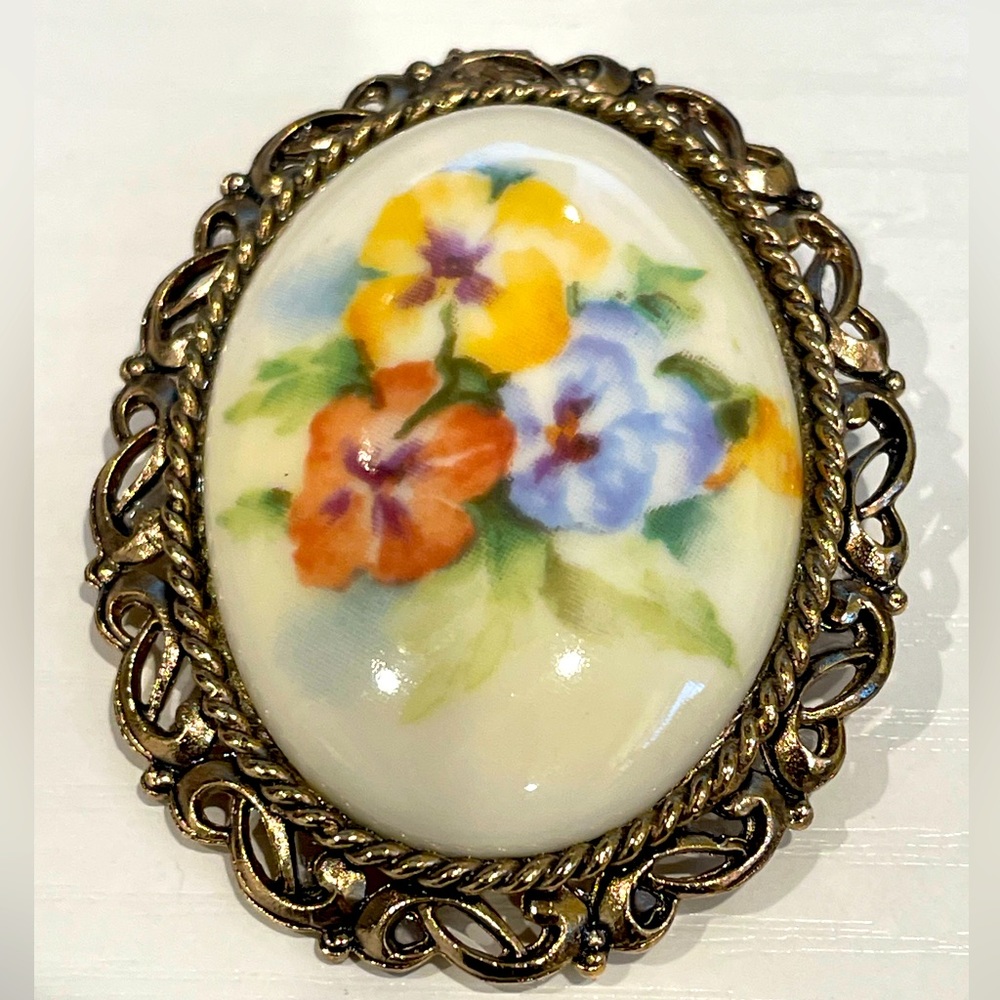 Donegal Parian China Ireland  Brooch Pin Vintage Floral Porcelain Filigree Edge